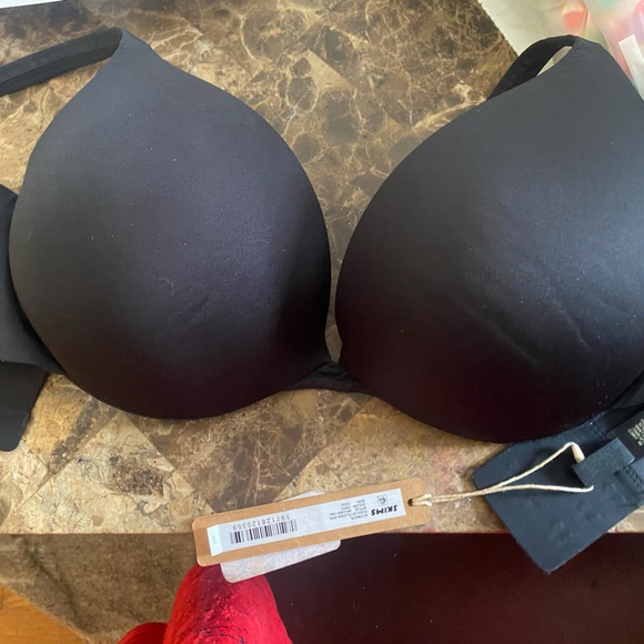 SKIMS Other - SKIMS Ultimate Push Up Black Padded Bra - Women Intimates NWT 32DD